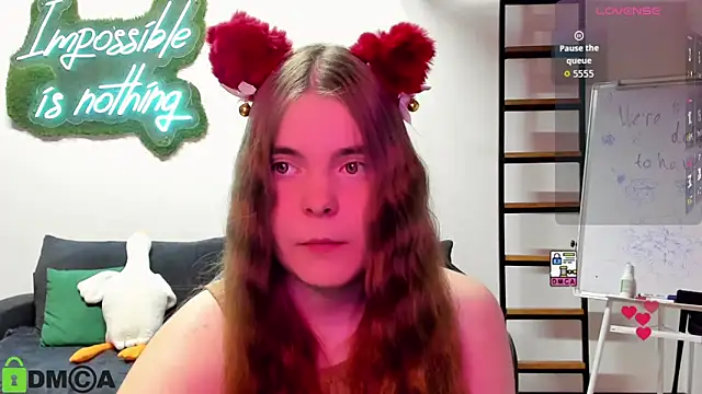 Snapshot of MiraaBloom chatting on November 23, 2:06 pm MiraaBloom online show from November 23, 2:06 pm