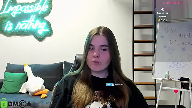 Snapshot of MiraaBloom chatting on November 25, 2:28 pm MiraaBloom online show from November 25, 2:28 pm