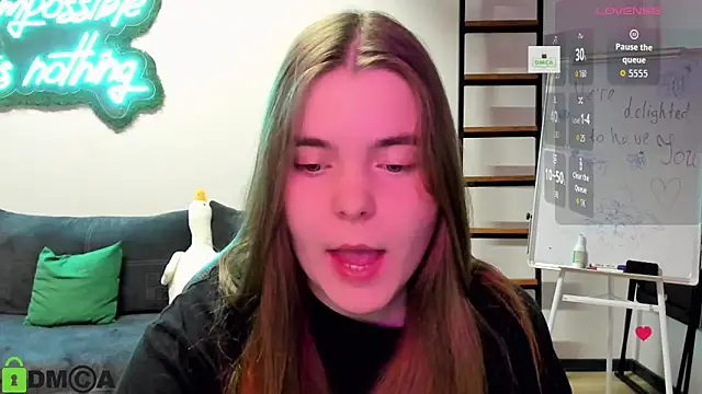 Snapshot of MiraaBloom chatting on November 27, 2:19 pm MiraaBloom online show from November 27, 2:19 pm