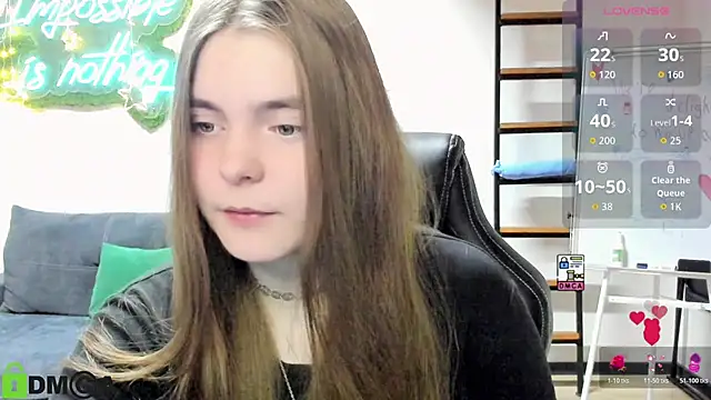 Snapshot of MiraaBloom chatting on December 15, 2:10 pm MiraaBloom online show from December 15, 2:10 pm