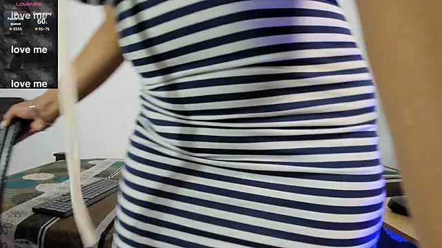 AdelaFranco online show from October 27, 5:11 am