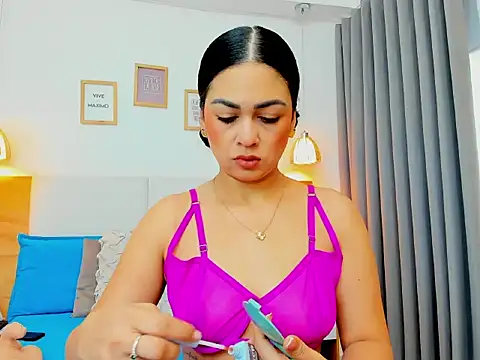 Snapshot of Abbie_royy chatting on November 18, 12:20 pm Abbie royy online show from November 18, 12:20 pm