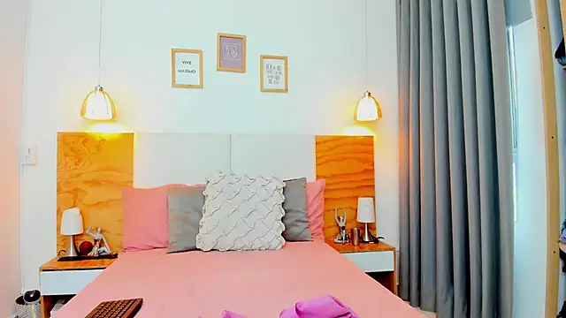 Snapshot of Abbie_royy chatting on December 16, 1:16 pm Abbie royy online show from December 16, 1:16 pm