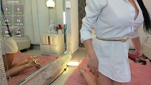 AnnieLove  online show from March 20, 1:49 pm