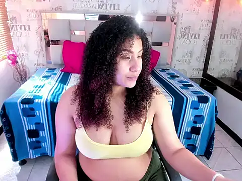 ROZZE MILA online show from November 7, 1:11 pm