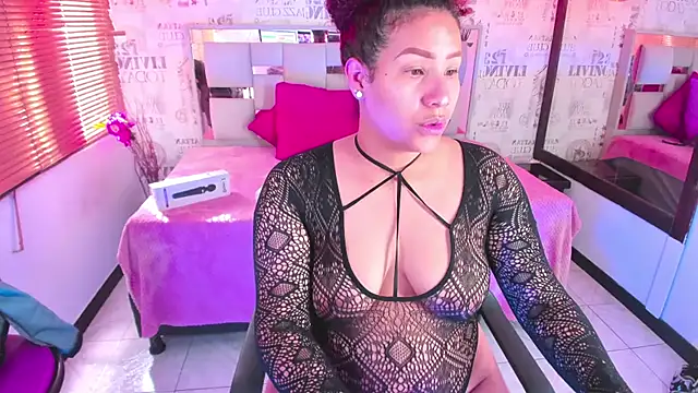 ROZZE MILA online show from February 28, 1:23 pm