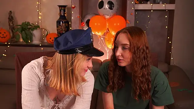 Snapshot of MarisLopaz chatting on November 2, 3:20 am MarisLopaz online show from November 2, 3:20 am