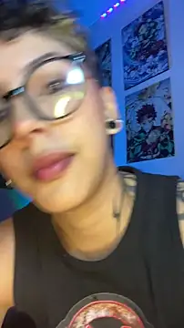 Snapshot of Abby_Evanns1 chatting on October 21, 12:00 am Abby Evanns1 online show from October 21, 12:00 am