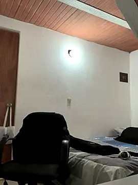 Snapshot of caiiobahia chatting on October 21, 3:02 pm caiiobahia online show from October 21, 3:02 pm