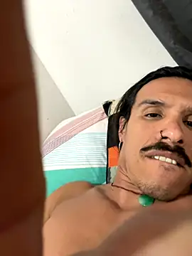 Snapshot of caiiobahia chatting on October 24, 4:42 am caiiobahia online show from October 24, 4:42 am