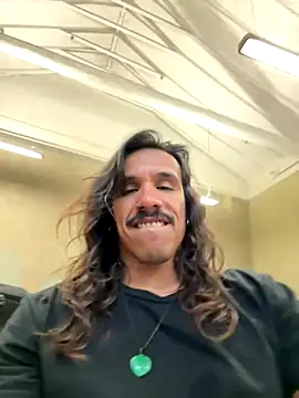 Snapshot of caiiobahia chatting on December 13, 10:48 pm caiiobahia online show from December 13, 10:48 pm