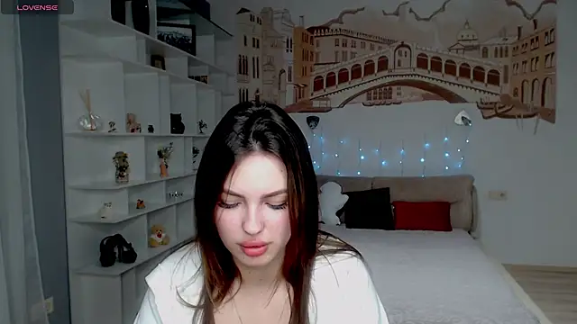 Snapshot of KittyShenson chatting on February 8, 6:39 am KittyShenson online show from February 8, 6:39 am