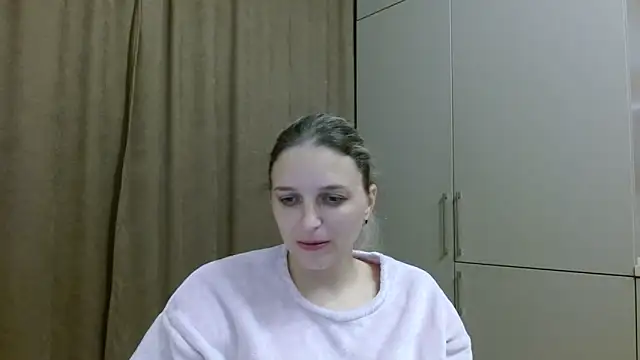 Snapshot of ElisSky301 chatting on October 29, 8:54 pm ElisSky301 online show from October 29, 8:54 pm