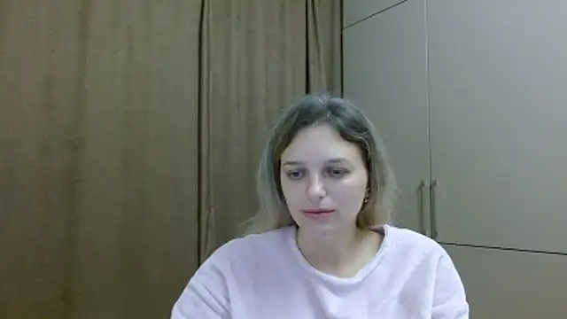 Snapshot of ElisSky301 chatting on November 10, 12:53 am ElisSky301 online show from November 10, 12:53 am