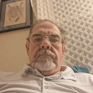 Snapshot of pena633 chatting on November 9, 9:40 am pena633 online show from November 9, 9:40 am