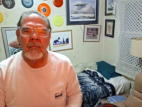 Snapshot of pena633 chatting on November 26, 2:01 am pena633 online show from November 26, 2:01 am