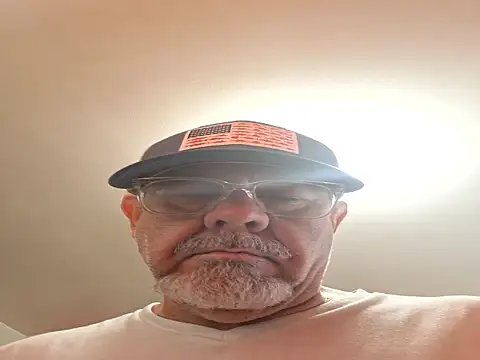 Snapshot of pena633 chatting on December 3, 3:21 pm pena633 online show from December 3, 3:21 pm