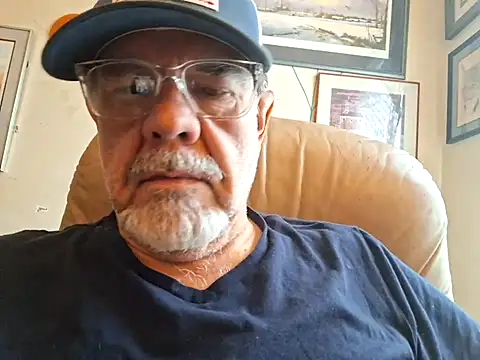 Snapshot of pena633 chatting on December 4, 3:32 pm pena633 online show from December 4, 3:32 pm