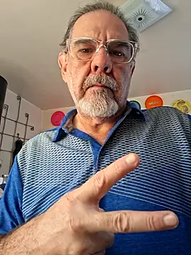 Snapshot of pena633 chatting on December 14, 4:56 pm pena633 online show from December 14, 4:56 pm