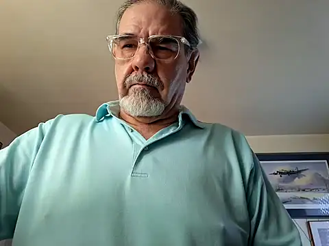 Snapshot of pena633 chatting on December 20, 2:46 pm pena633 online show from December 20, 2:46 pm