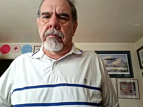 Snapshot of pena633 chatting on January 7, 3:58 pm pena633 online show from January 7, 3:58 pm