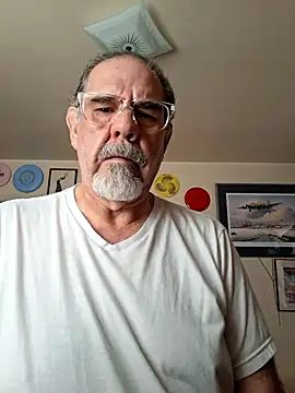 Snapshot of pena633 chatting on January 12, 6:46 pm pena633 online show from January 12, 6:46 pm