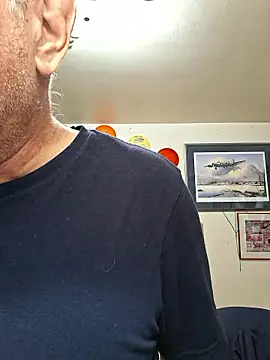 Snapshot of pena633 chatting on January 13, 9:42 pm pena633 online show from January 13, 9:42 pm