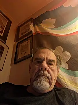 Snapshot of pena633 chatting on January 18, 7:56 am pena633 online show from January 18, 7:56 am