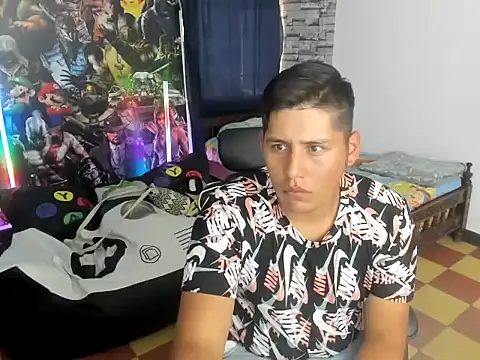 Snapshot of maiker_lozano_ chatting on October 21, 6:52 pm maiker lozano  online show from October 21, 6:52 pm