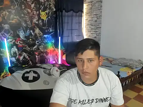 Snapshot of maiker_lozano_ chatting on October 22, 5:56 pm maiker lozano  online show from October 22, 5:56 pm