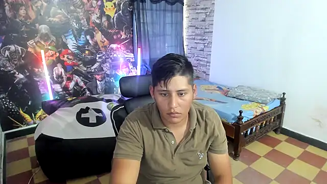 Snapshot of maiker_lozano_ chatting on October 23, 5:55 pm maiker lozano  online show from October 23, 5:55 pm