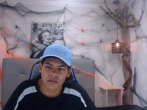 Snapshot of Yordi_Alpha chatting on October 27, 12:20 pm Yordi Alpha online show from October 27, 12:20 pm