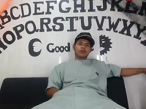 Snapshot of Yordi_Alpha chatting on October 31, 12:28 pm Yordi Alpha online show from October 31, 12:28 pm