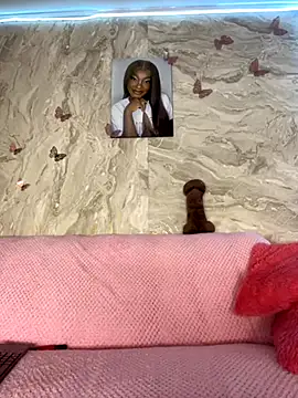 Snapshot of ezlyne-01 chatting on November 15, 12:08 am ezlyne-01 online show from November 15, 12:08 am