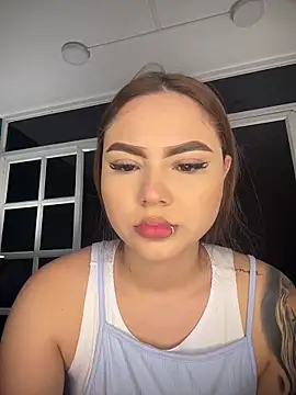 Snapshot of Beella1_ chatting on November 28, 11:46 am Beella1 online show from November 28, 11:46 am