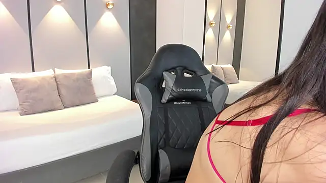 Snapshot of mia_collins96 chatting on February 28, 2:23 am mia collins96 online show from February 28, 2:23 am