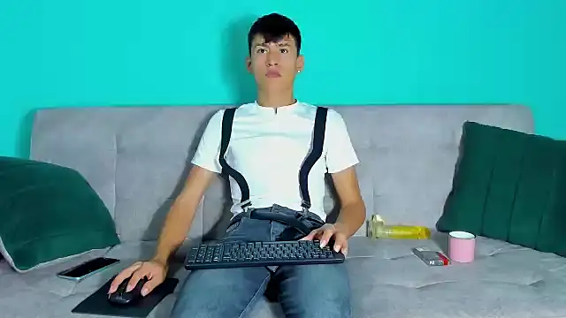 Nicolas Torres  online show from October 24, 6:10 am