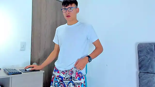 Nicolas Torres  online show from November 8, 3:07 am