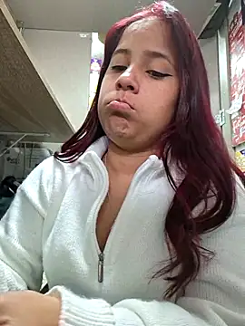 Snapshot of TamySweet69 chatting on December 4, 3:54 pm TamySweet69 online show from December 4, 3:54 pm