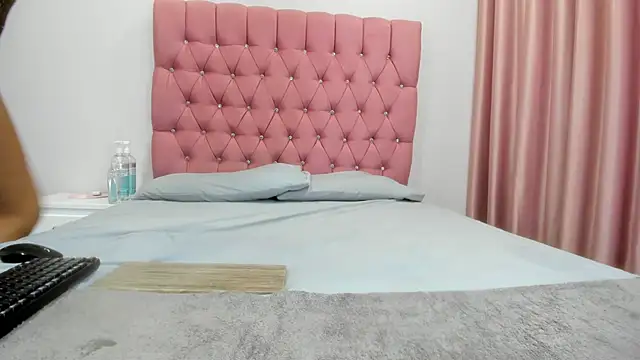 Snapshot of Miss_Bubu chatting on October 30, 10:10 pm Miss Bubu online show from October 30, 10:10 pm