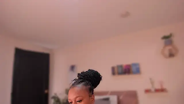 Snapshot of YariRose chatting on February 2, 2:27 pm YariRose online show from February 2, 2:27 pm