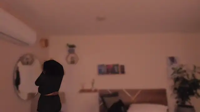 Snapshot of YariRose chatting on February 12, 2:01 pm YariRose online show from February 12, 2:01 pm