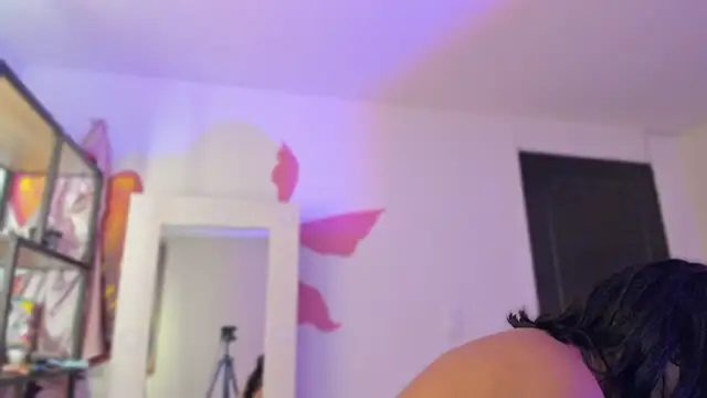 YariRose online show from March 20, 2:44 pm