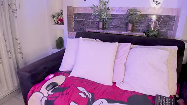 Cleopatriagad online show from February 11, 1:54 am