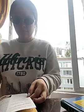 Snapshot of Selena_Roa chatting on November 19, 4:18 pm Selena Roa online show from November 19, 4:18 pm