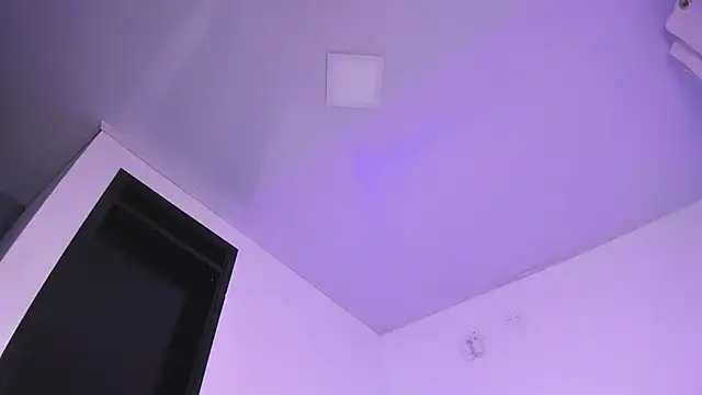 miah storm online show from January 8, 4:15 am