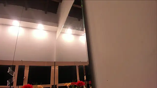 mirandaduboiss online show from March 11, 4:57 pm