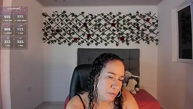 Snapshot of Karly_Closson chatting on November 22, 3:16 am Karly Closson online show from November 22, 3:16 am