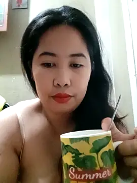 Snapshot of Creamy_Pussycat28 chatting on November 24, 9:36 pm Creamy Pussycat28 online show from November 24, 9:36 pm