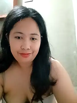 Snapshot of Creamy_Pussycat28 chatting on November 28, 9:17 pm Creamy Pussycat28 online show from November 28, 9:17 pm